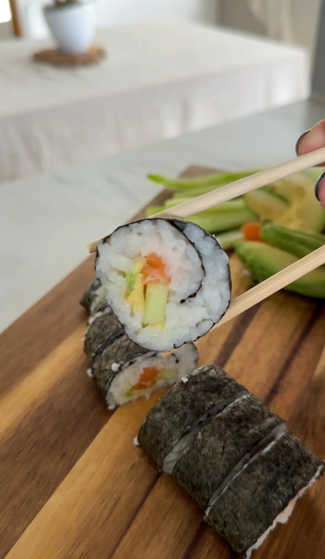 Makis saumon avocat et concombre Recette low FODMAP Makis saumon avocat et concombre